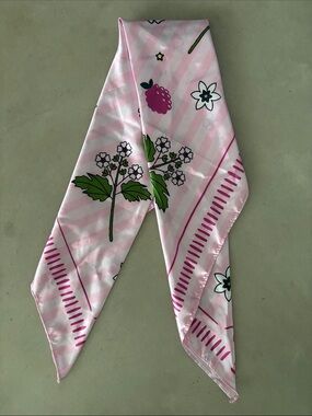 New OLIPOP Limited Edition LA Pop Up Blackberry Vanilla Themed Large Scarf